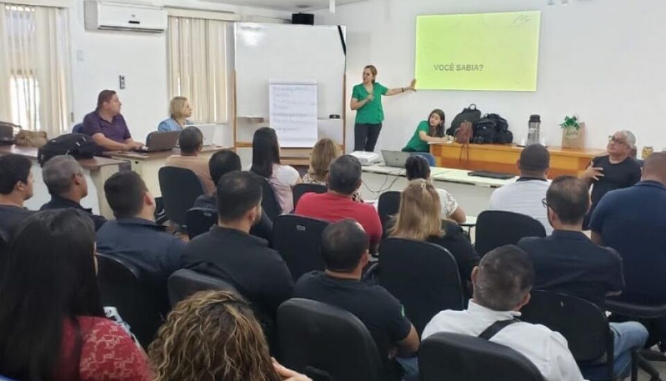 Servidores da Escola do Legislativo participam de palestras