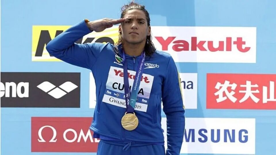 Ana Marcela Cunha é campeã mundial da maratona aquática nos 5km