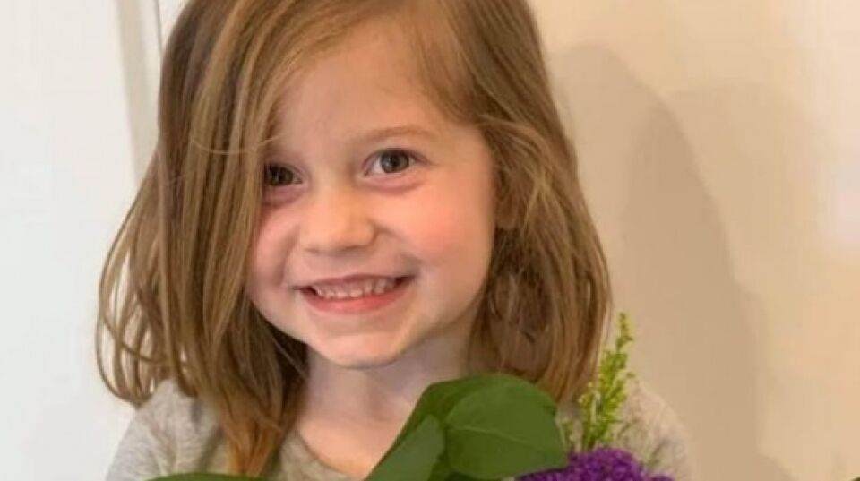 Pai mata filha de 6 anos ao acertá-la, sem querer, com bola de golfe