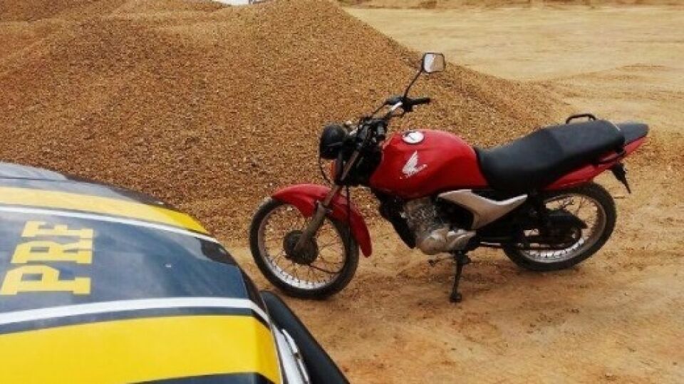Foi preso de posse de moto roubada na Zona Leste