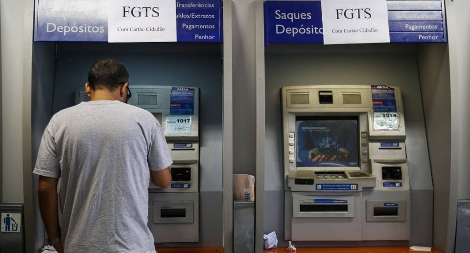 Após se reunir com Guedes, Onyx diz que anúncio de saque do FGTS fica para a próxima semana