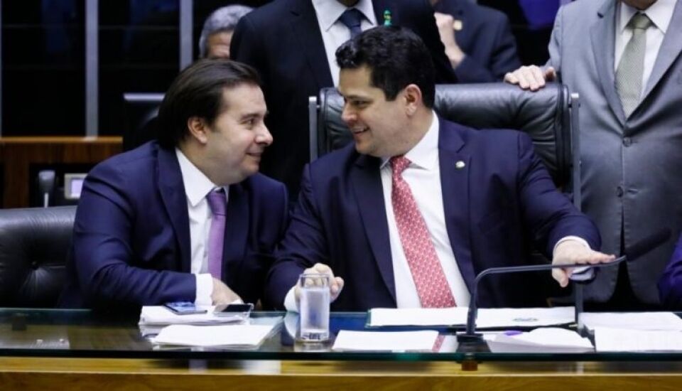 Lista de hackeados tem Bolsonaro, Maia, Alcolumbre e Dodge