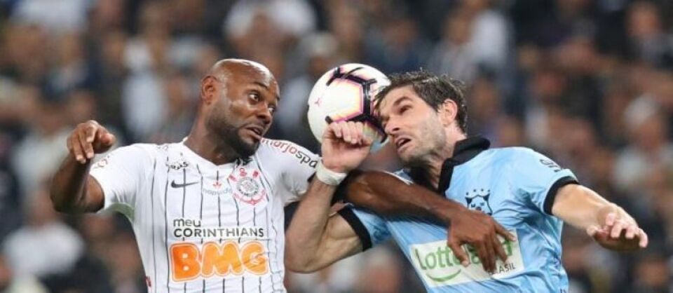 Corinthians vence o Montevideo e encaminha vaga na Sul-Americana