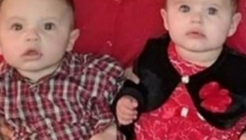 ACIDENTE: Pai esquece gêmeos dentro do carro por 8h; ao perceber eles estavam espumando pela boca