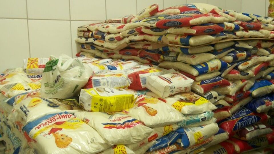 Oito toneladas de produtos alimentícios foram doados ao Banco de Alimentos