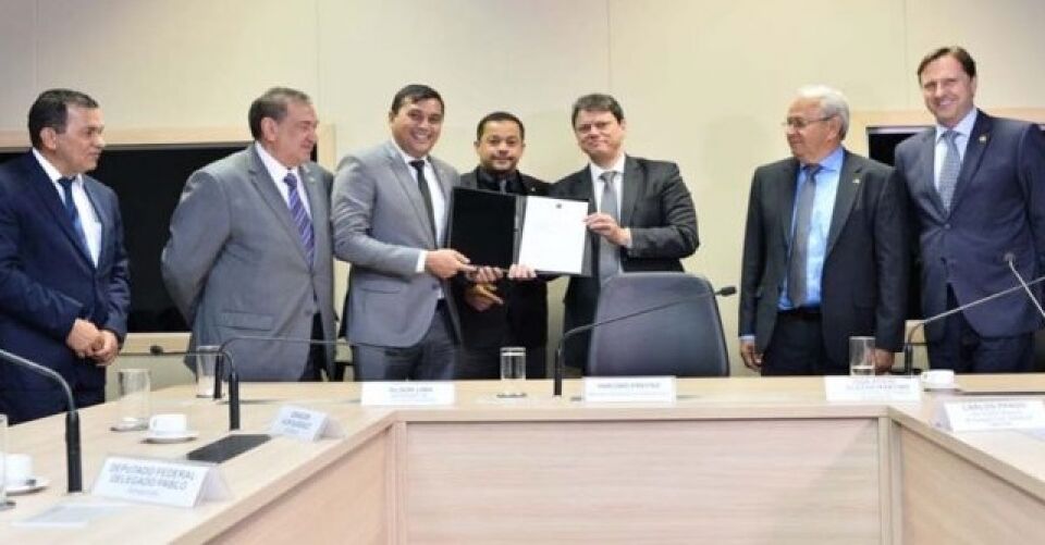 Ministro reafirma compromisso do governo em retomar as obras da rodovia Manaus-Porto Velho