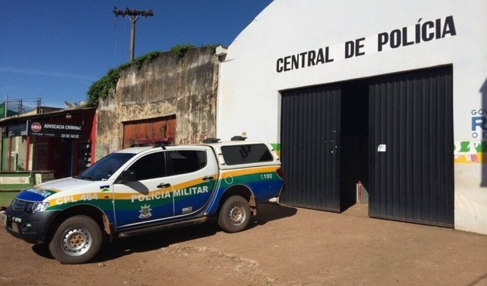 Foragido faz quebradeira na casa da tia e acaba preso