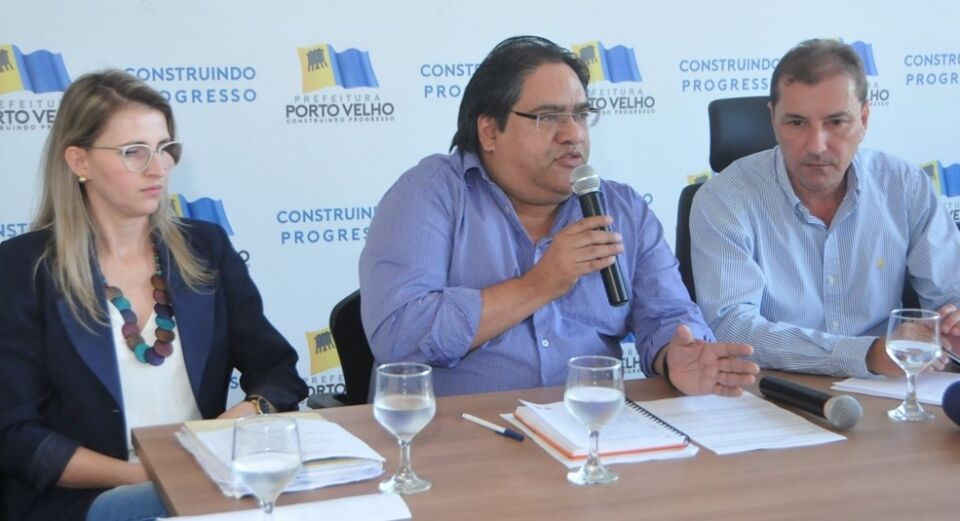 A meta é pular de 5.1 para 6 pontos no Ideb da Capital, que era menor, 4.7