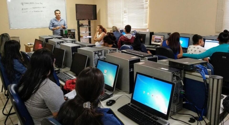 Escola do Legislativo abre período letivo de agosto