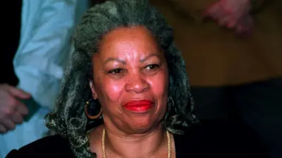 Morre Toni Morrison, primeira negra a ganhar o Prêmio Nobel, aos 88