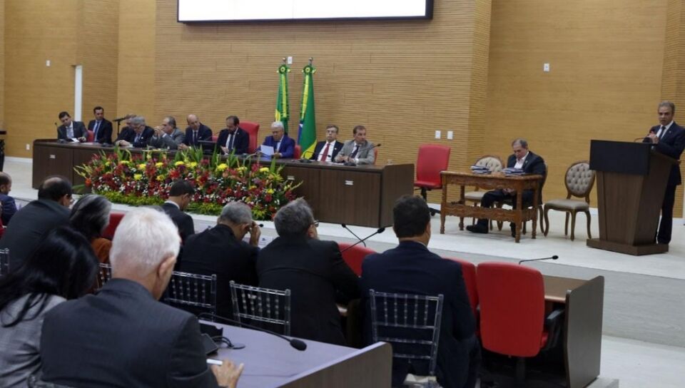 TCE prestigia sessão solene da Assembleia pelos 36 anos de promulgação da 1ª Constituição de Rondônia