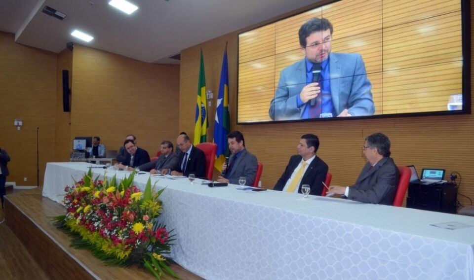 TCE participa na ALE de mesa-redonda sobre a 1ª Constituição de Rondônia