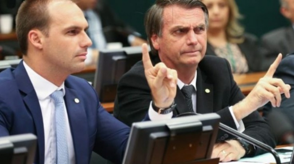 Família Bolsonaro pagou R$ 65,2 milhões a parentes empregados em seus gabinetes