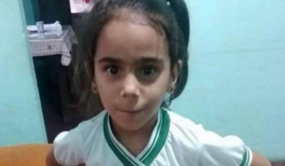 Menina de 6 anos é estrangulada e jogada de prédio por vizinha