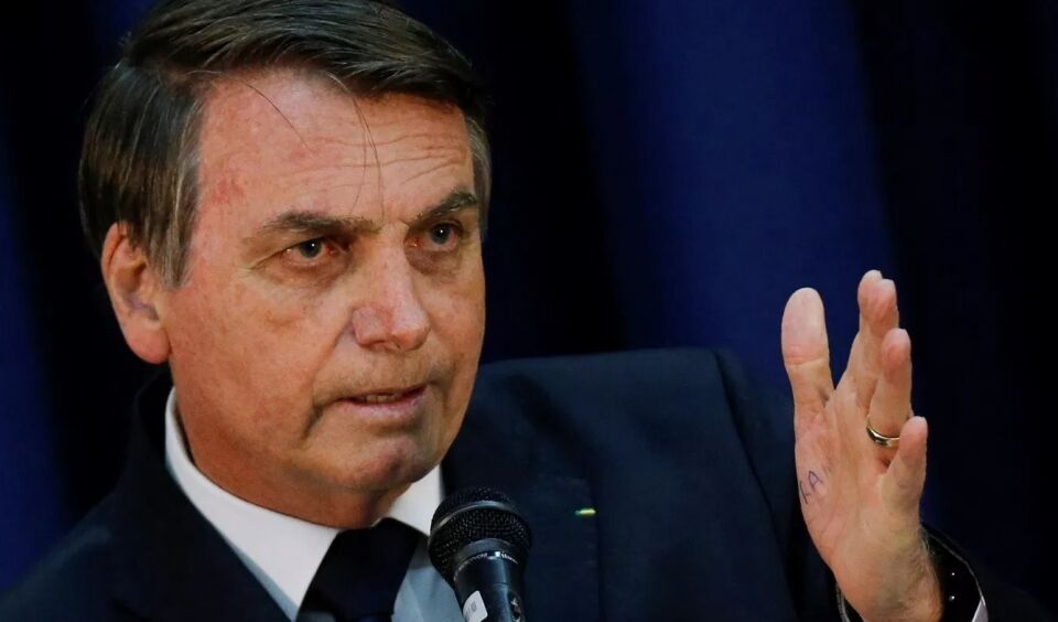 Após derrota de Macri, Bolsonaro diz que não quer irmãos argentinos fugindo para o Brasil