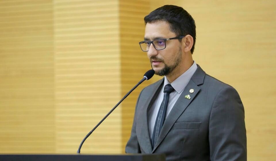 Deputado Anderson quer curso de língua espanhola na grade curricular da Escola do Legislativo