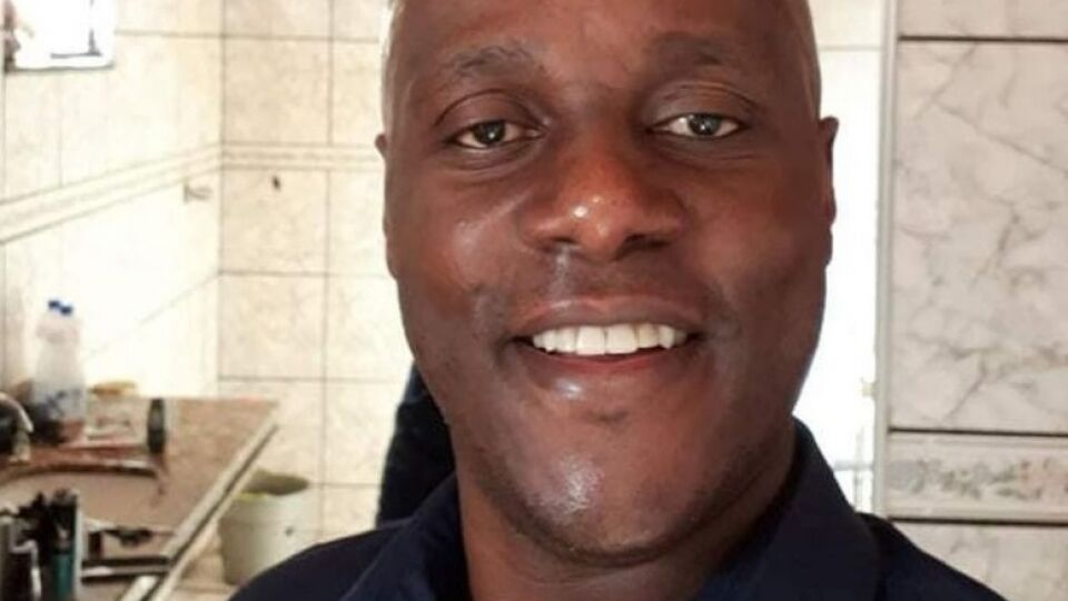 Médico atacado com soda cáustica é ouvido por júri através do WhatsApp, em RO