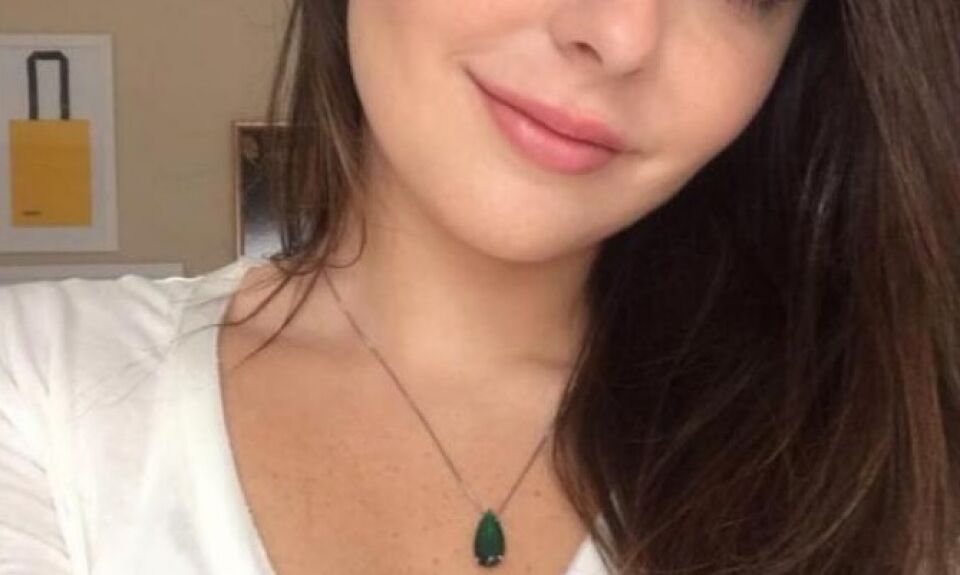 Ex-atriz mirim surpreende ao mostrar corpo sarado em passeio no Havaí