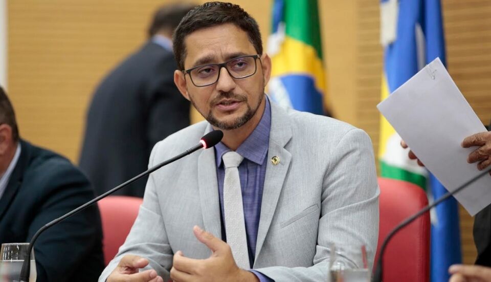 Anderson Pereira apresenta projeto que assegura vagas em concursos públicos para profissionais de segurança no trabalho