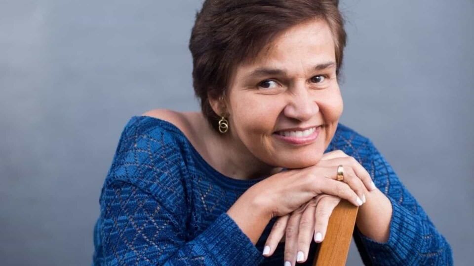 Claudia Rodrigues volta aos palcos: 'Fazer humor é a minha vida'