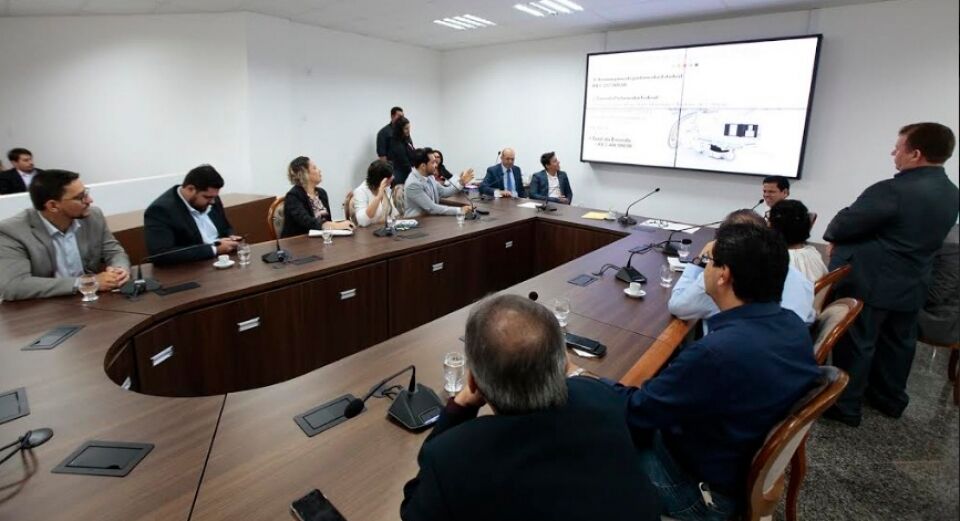 Comissão recebe o secretário de Estado da Saúde, que explica ações da pasta