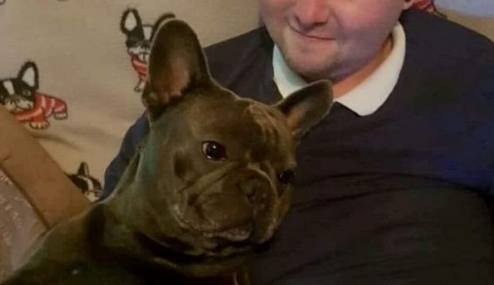 Cachorro morre 15 minutos após dono falecer de câncer