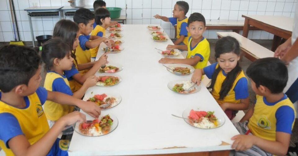 Semed adere a cartão do Programa Nacional de Alimentação Escolar