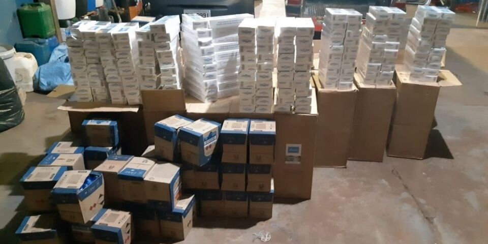 PRF prende homem com quase 14 mil maços de cigarro