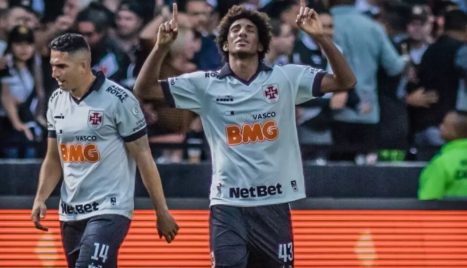 Vasco acaba com sequência invicta do São Paulo