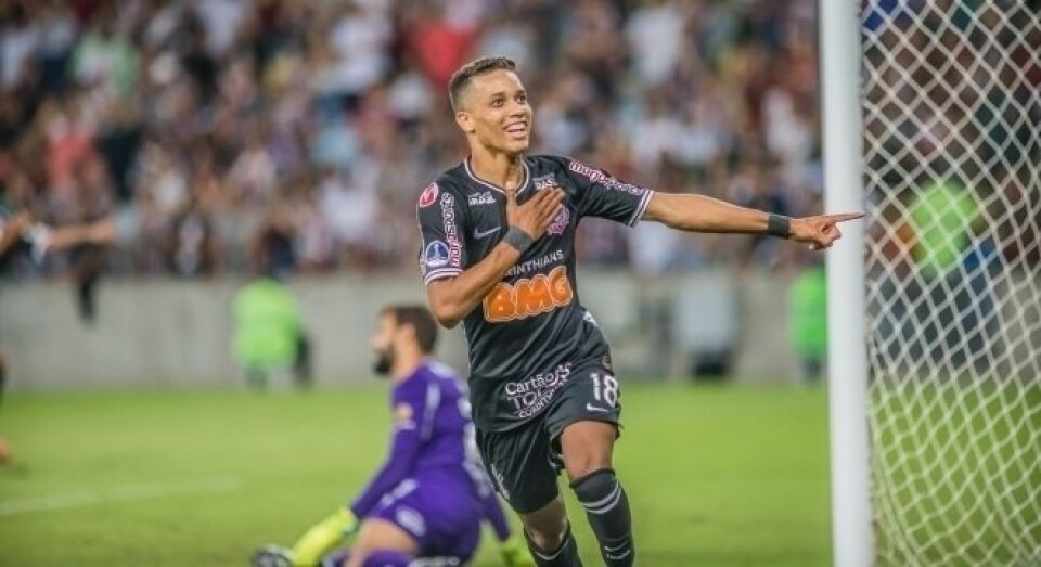 Corinthians empata com Flu por 1 a 1 e vai à semi da Sul-Americana
