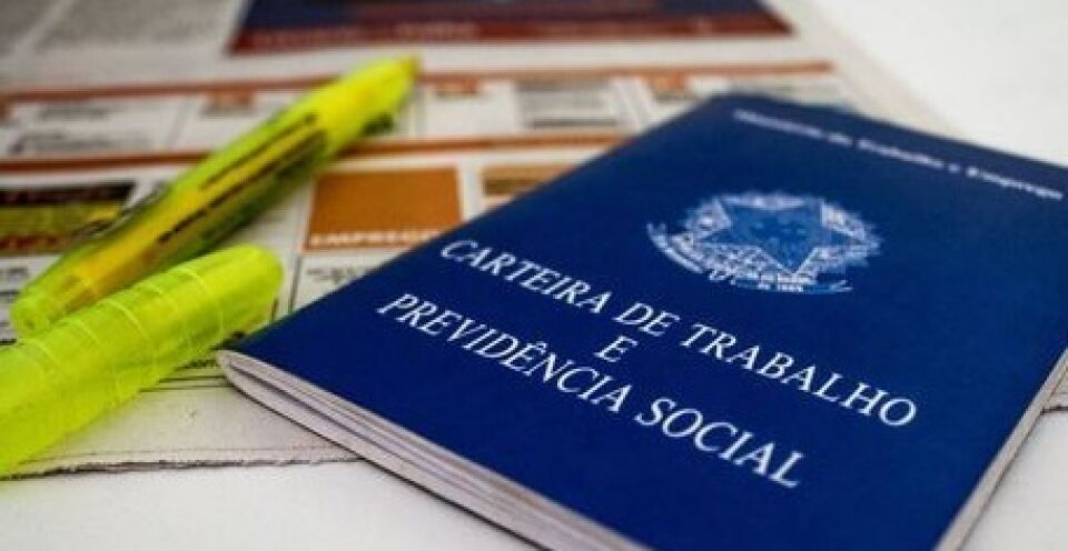 Desemprego cai, mas atinge 12,6 milhões de brasileiros