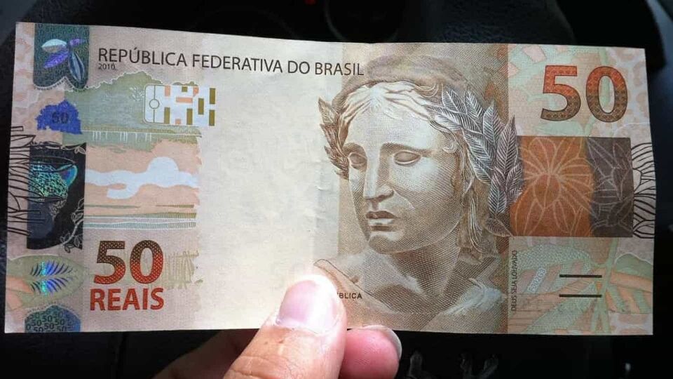 Governo propõe salário mínimo de R$ 1.039 em 2020