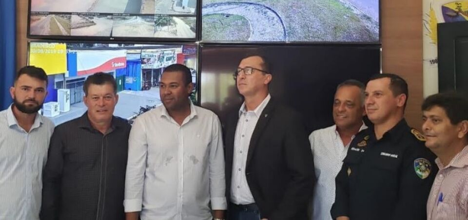 Deputado Edson Martins prestigia inauguração do sistema de monitoramento de Monte Negro