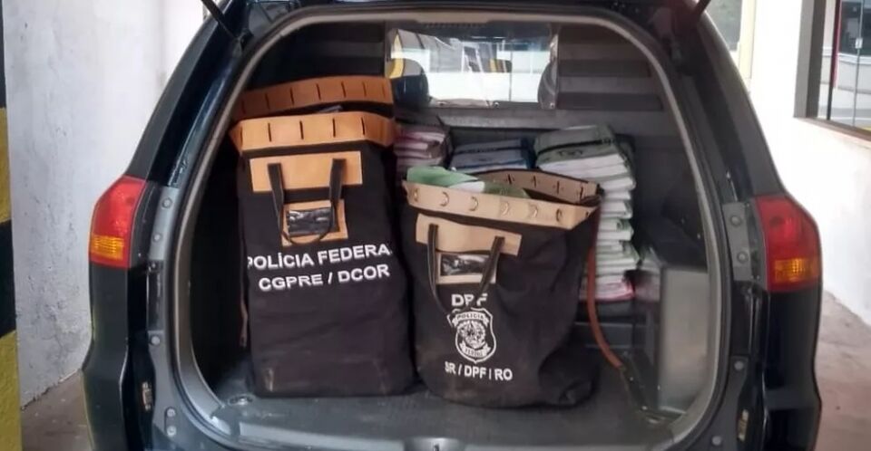 PF prende cinco pessoas por desvios no transporte escolar e fraudes na Semed de Porto Velho