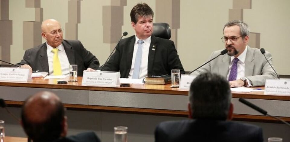 Por consenso Executivo e Legislativo decidem fazer o Revalida 2 vezes por ano