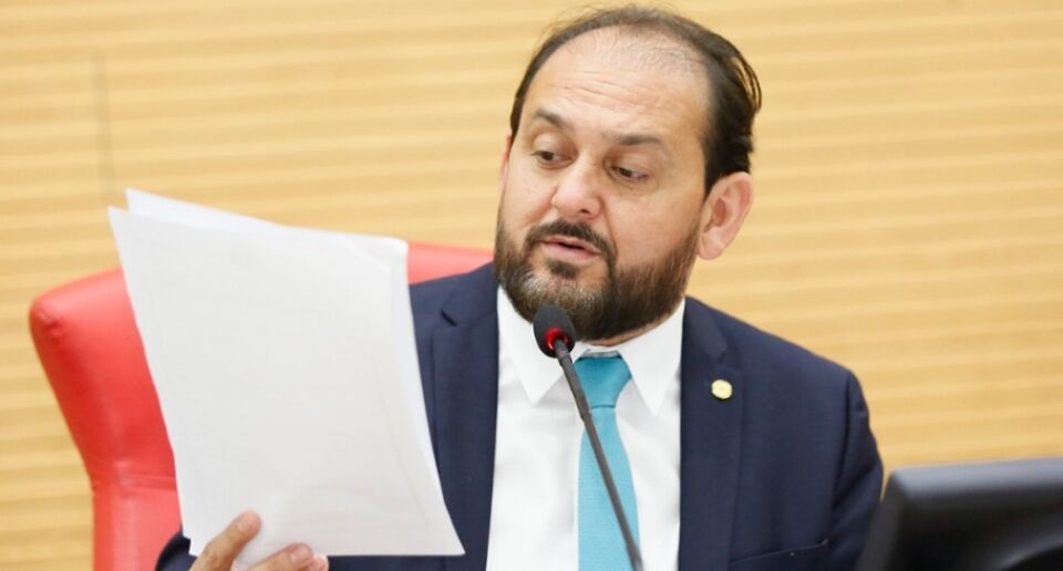 ANEEL explica a Laerte atraso de obras no Vale do Guaporé
