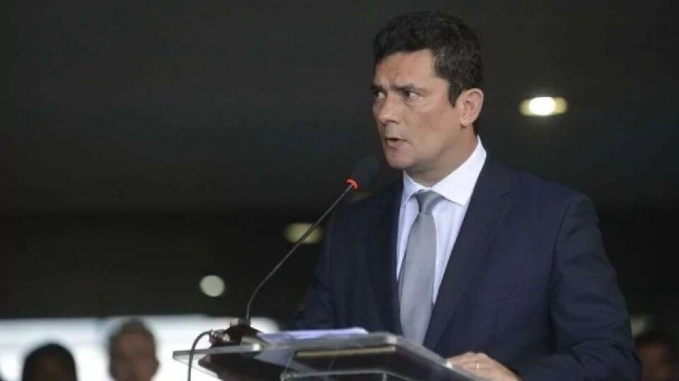Governo homofóbico? Sérgio Moro nomeia dois transexuais para importantíssimo comitê