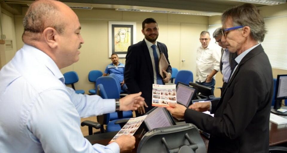 Acordo na Justiça do Trabalho encerra paralisação de trabalhadores do transporte escolar em distritos de Porto Velho