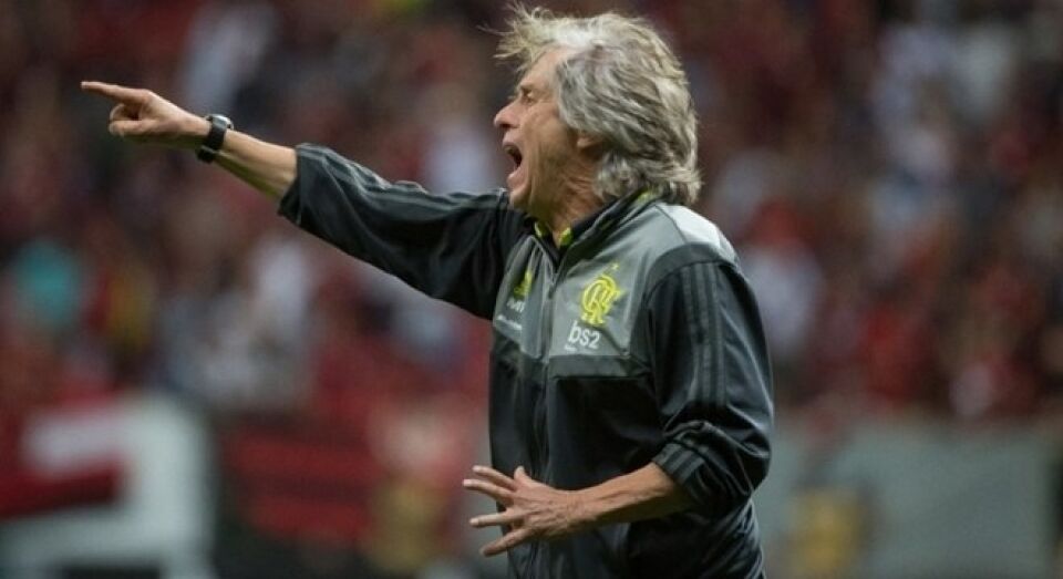 Flamengo enfrenta o Avaí para manter embalo e topo do Brasileirão