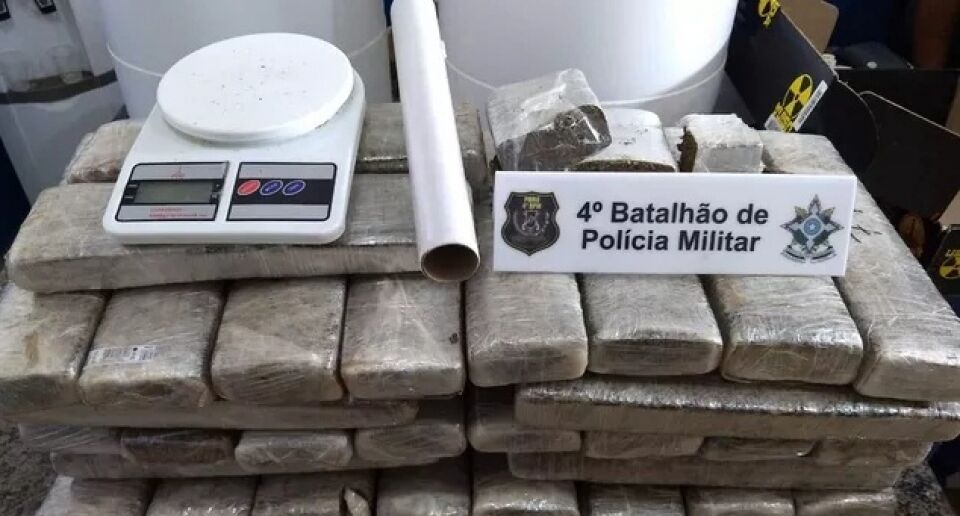 Mais de 30 quilos de droga e R$ 400 mil são apreendidos durante operação em Cacoal, RO