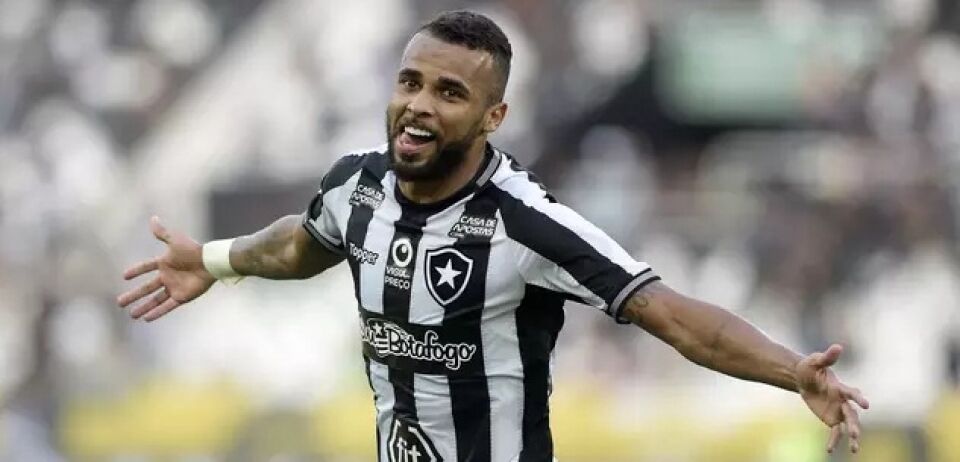 Com pênalti polêmico, Botafogo vence o Atlético-MG no Nilton Santos