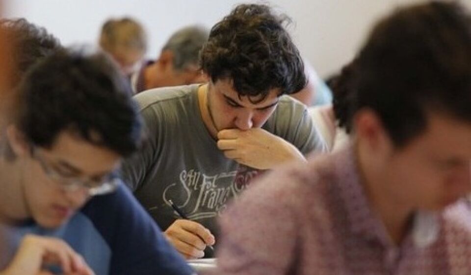 Concursos públicos oferecem vagas com salário de até R$ 30 mil