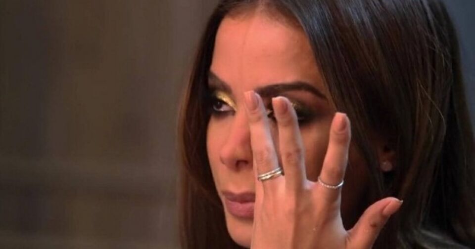 Anitta é diagnosticada com estafa e depressão