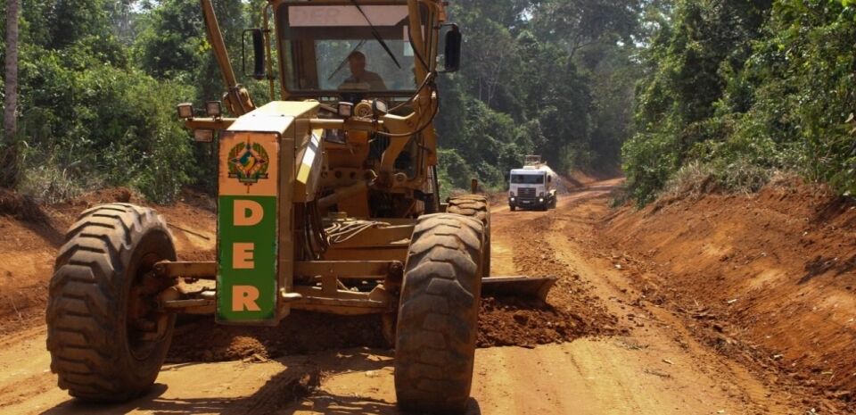 Regional do DER em Ji-Paraná recupera maior rodovia não pavimentada da região central do estado