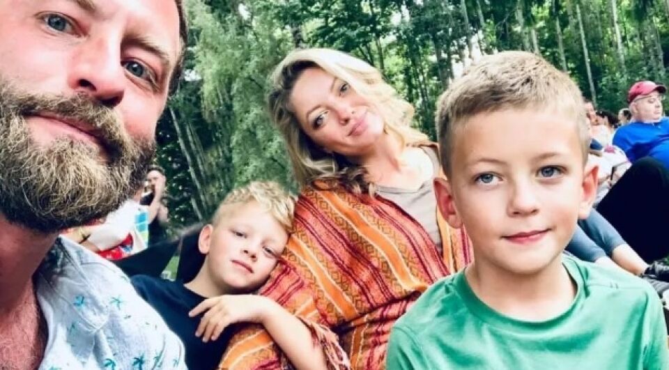 Relato de pai workaholic que perdeu filho emociona: "Abrace seus filhos. Não trabalhe até tarde"