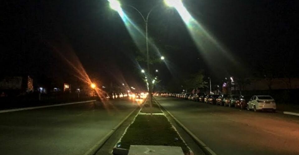 Prefeitura recupera iluminação pública na avenida dos Imigrantes