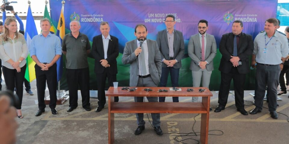 Presidente Laerte Gomes participa da entrega de 17 retroescavadeiras adquiridas pelo Governo para os municípios