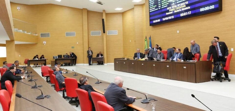 Assembleia Legislativa aprova lei que garante o piso nacional aos professores da rede estadual