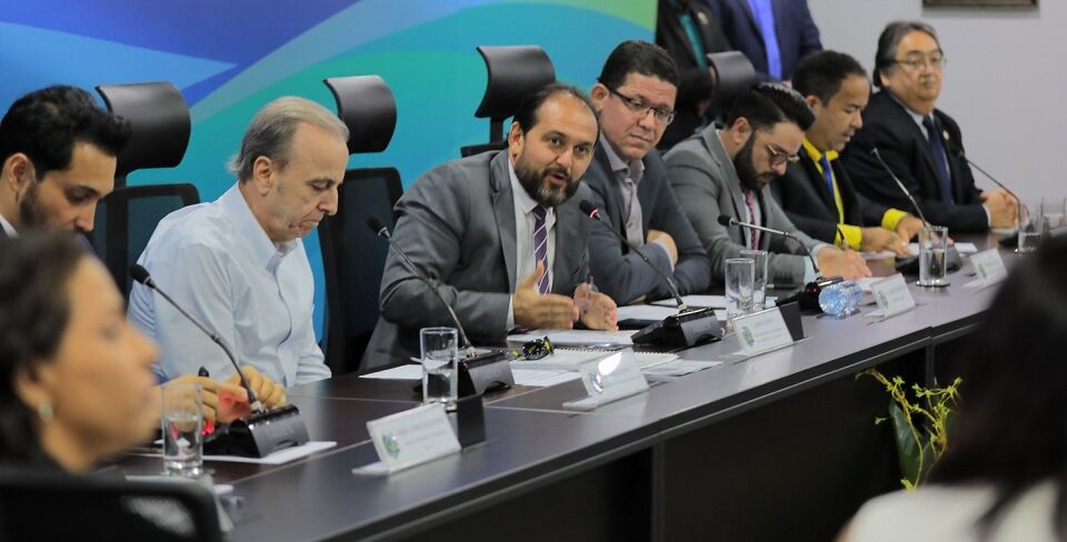 Presidente Laerte Gomes sugere menos burocracia para tratar impasses no convênio entre Sesau e Hospital do Amor
