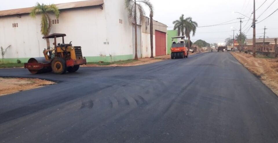 Prefeito determina celeridade na pavimentação da rua Açaí